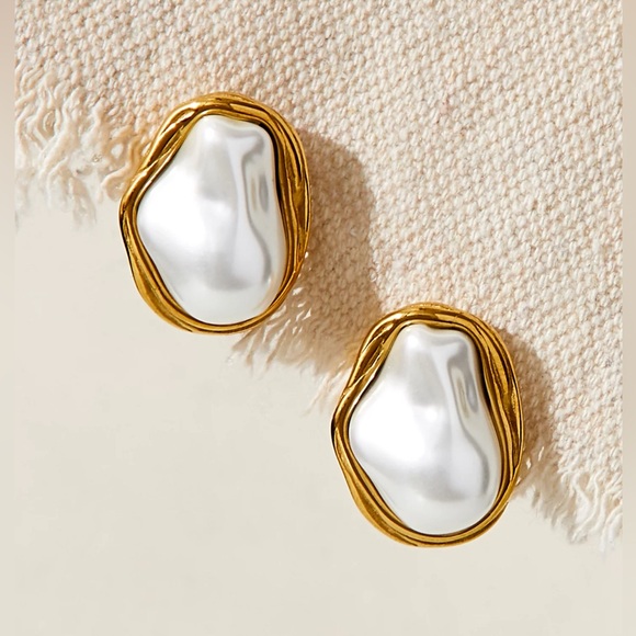 Pearly Bezel Studs Baroque Pearl Earrings - Picture 1 of 3